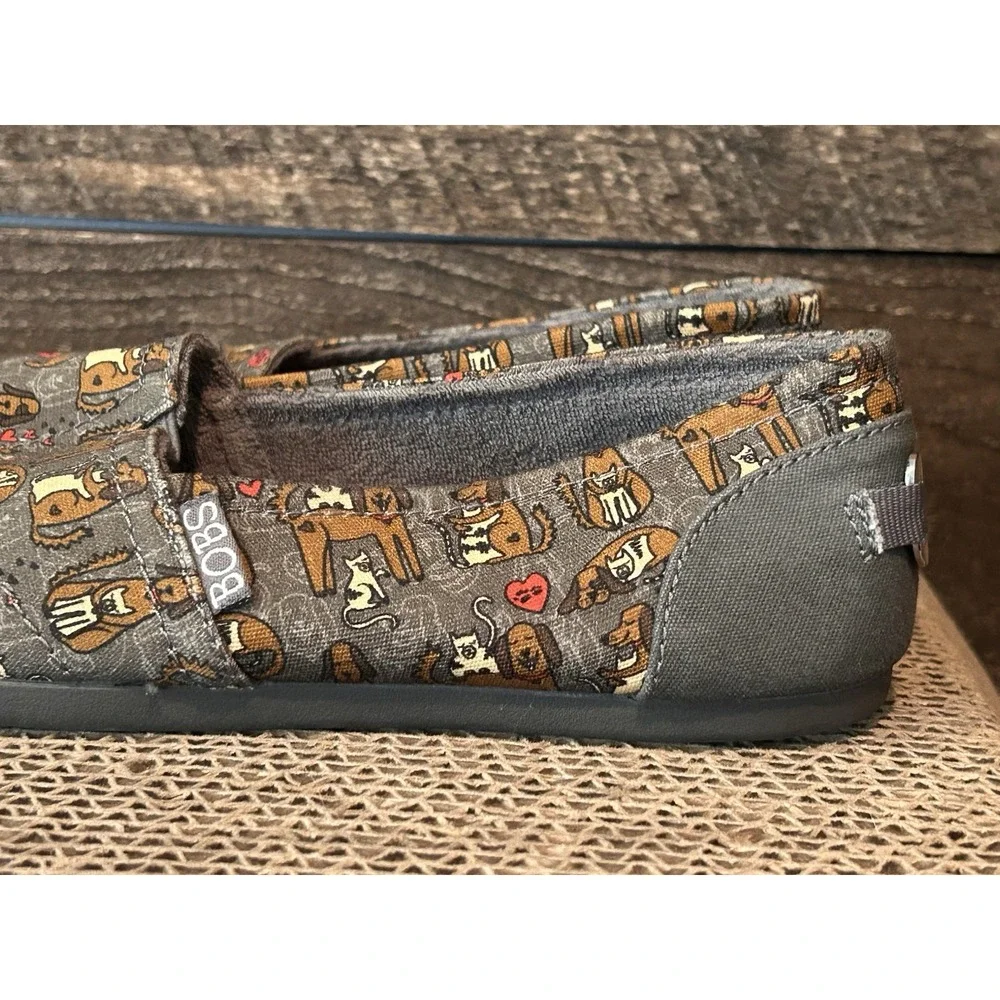 Skechers Bobs for Dogs Dog Print Women's Slip‎ On Flat Shoes Size 7